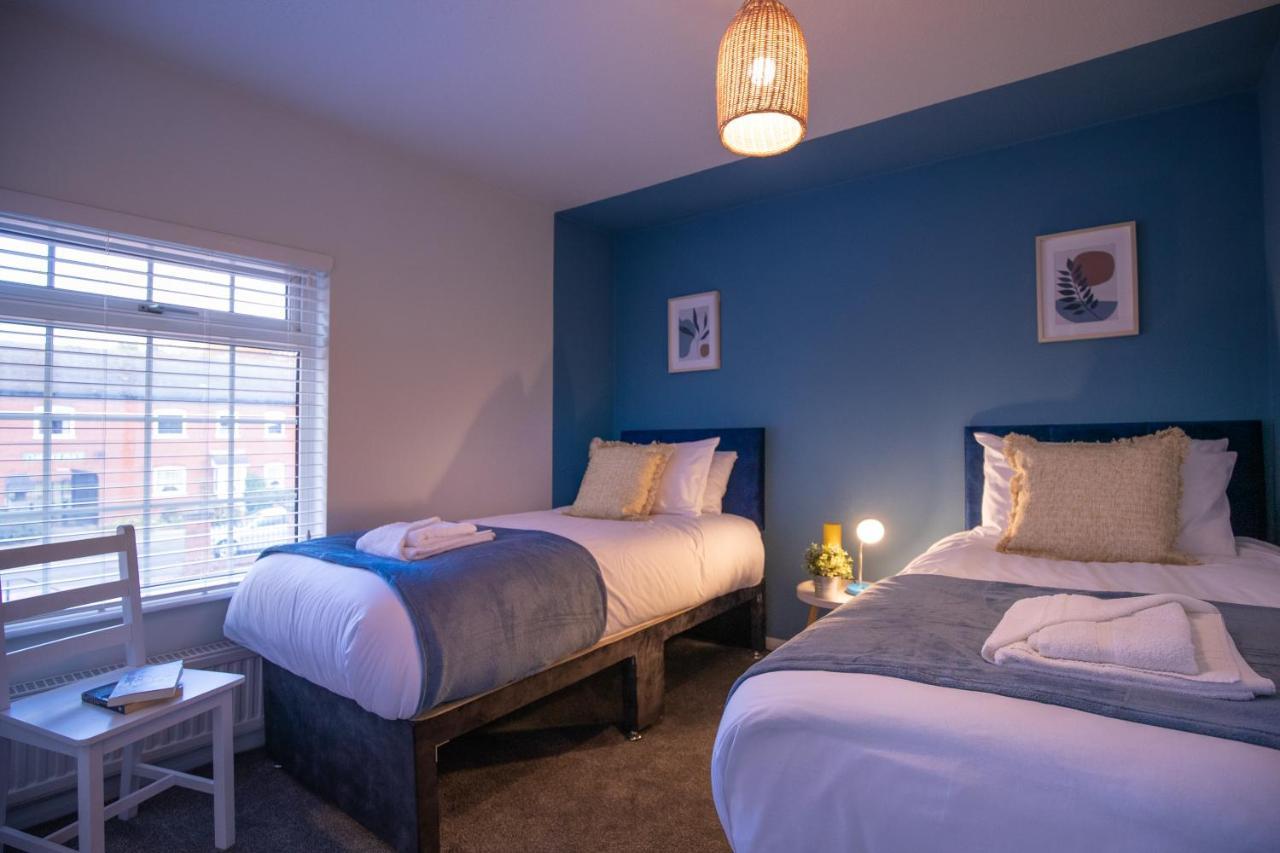Saltbox Properties- Large!! 3 Bed, 3 Bath House, Parking, Fast Wifi, Town Centre Location! Sleeps 6 Ashby-de-la-Zouch Экстерьер фото