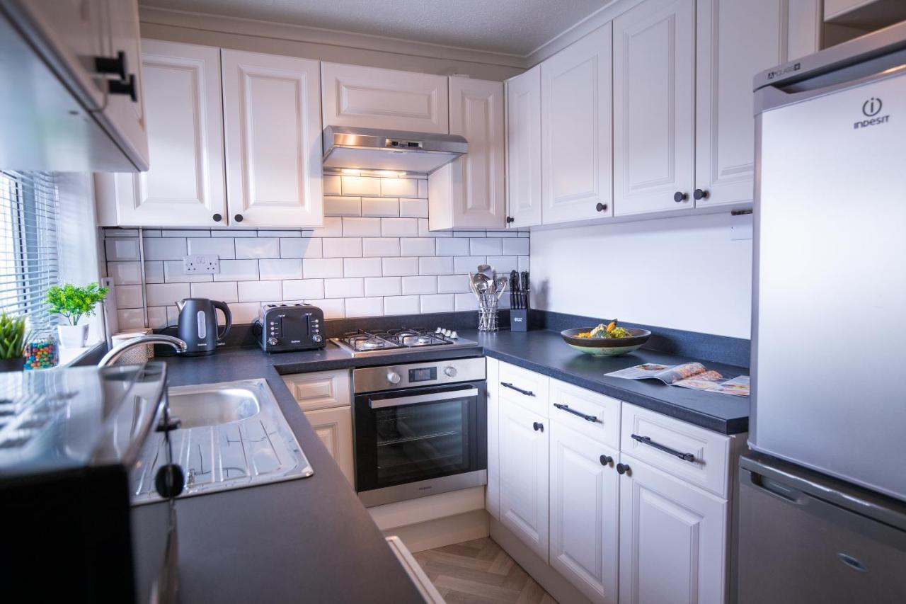 Saltbox Properties- Large!! 3 Bed, 3 Bath House, Parking, Fast Wifi, Town Centre Location! Sleeps 6 Ashby-de-la-Zouch Экстерьер фото